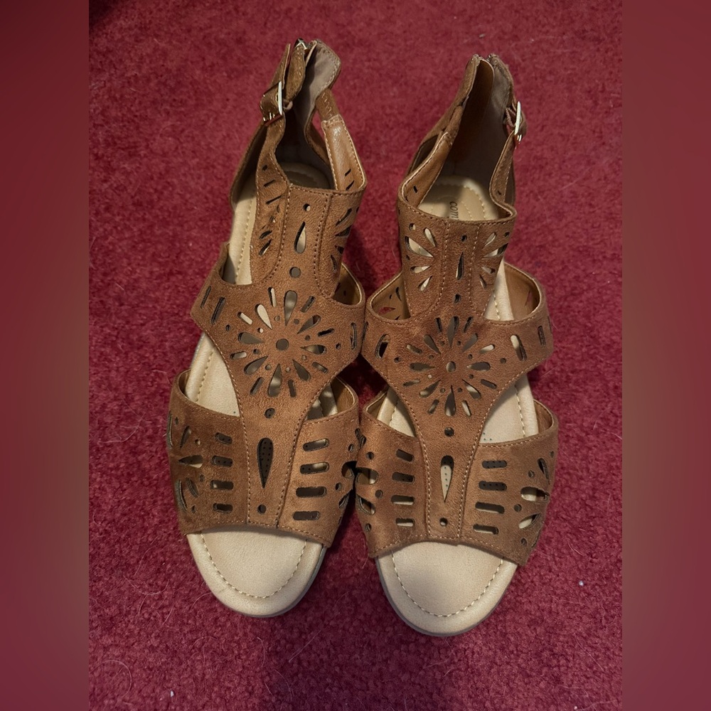 NWOT Comfortview Sandals